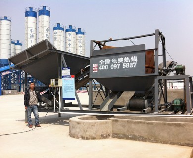 中鐵十七局鄭徐客專洗石機(jī)現(xiàn)場(chǎng)